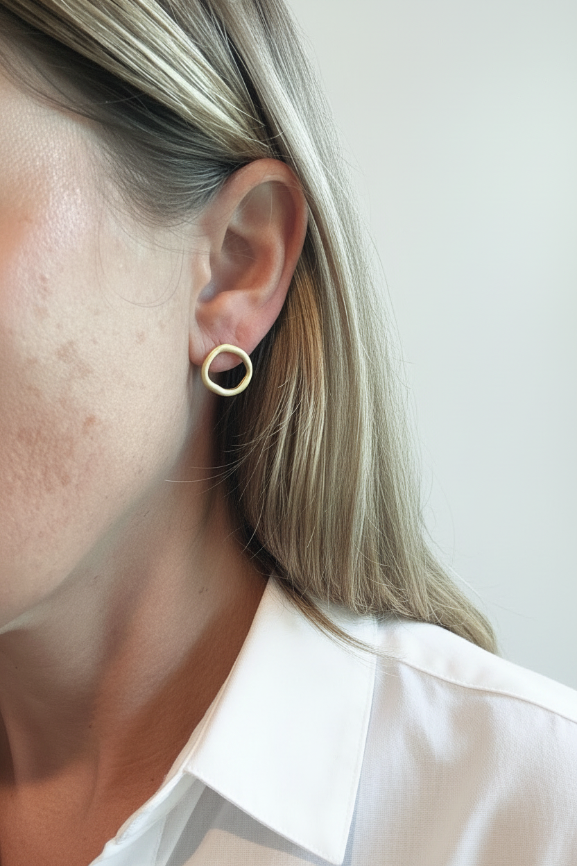 Simple circles in gold