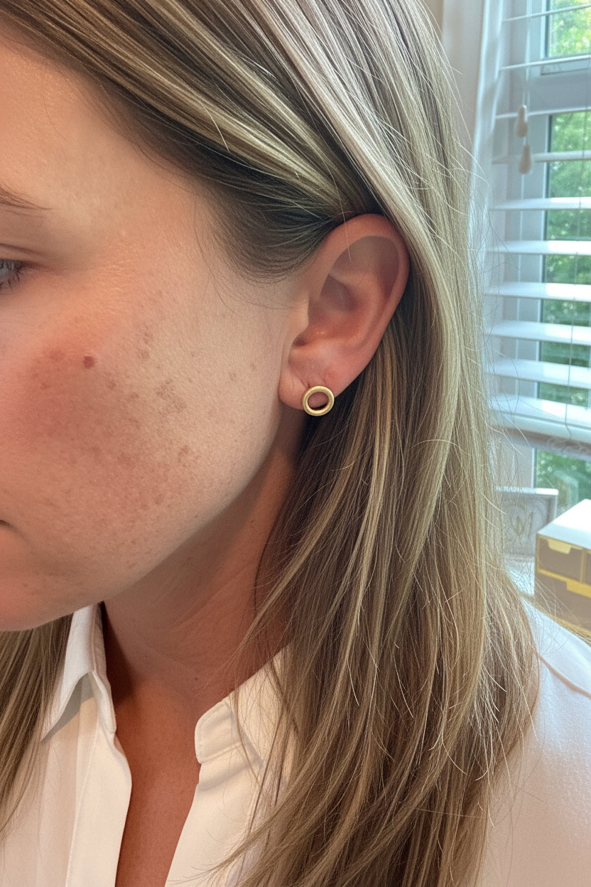 Small simple circles in gold