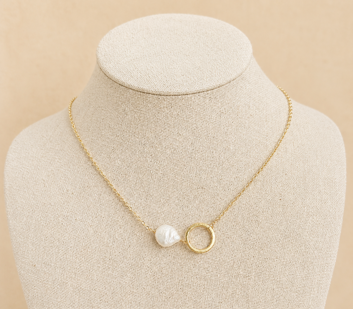 Circle & Pearl Necklace