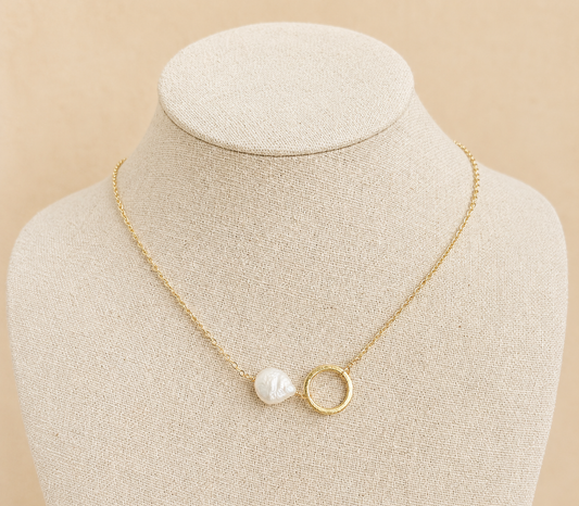 Circle & Pearl Necklace